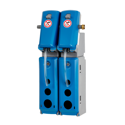 Die Johannes Kiehl KG DosiStation 2P-4 L ist ein blau-grauer Wandspender mit zwei Modulen und durchsichtigen Schläuchen zur Dosierung von zwei Produkten in Flaschen - ideal für die Mehrfachdosierung oder die präzise Flaschenbefüllung.