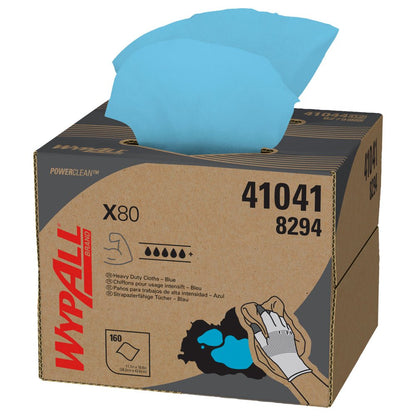 Box WypAll® X80 PowerClean BRAG™ od Kimberly-Clark GmbH obsahuje 160 oceľovo modrých priemyselných čistiacich utierok, ktoré sa vydávajú cez perforovaný horný otvor, s informáciami o produkte a grafikou na kartóne (1 box).