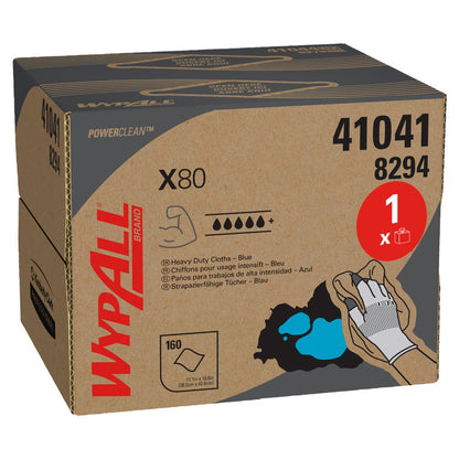 Kartónová škatuľa s WypAll® X80 PowerClean - BRAG™ box/ oceľovo modrá od Kimberly-Clark GmbH, s detailmi o produkte, symbolmi a ilustráciou ruky v rukavici, ktorá používa modrú utierku na priemyselné čistenie (1 škatuľa x 160 listov).