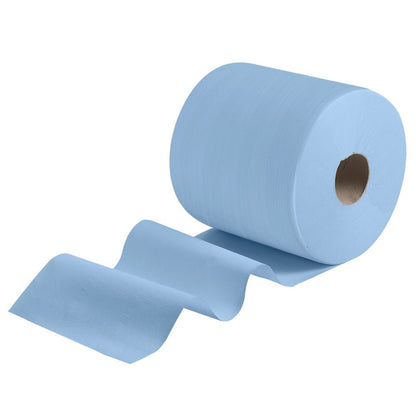 Veľká rolka WypAll® X80 PowerClean (31,00 cm x 31,50 cm) od Kimberly-Clark GmbH je mierne rozvinutá a ukazuje niekoľko svetlomodrých listov s papierovým jadrom pred jednoduchým bielym pozadím, perfektné ako čistiaca handra na profesionálne použitie.