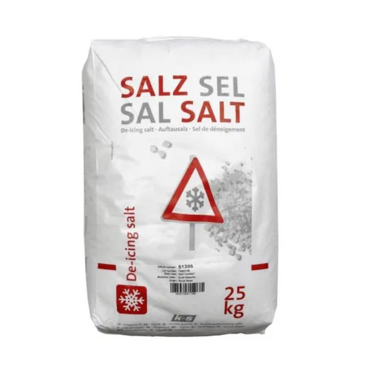 Abgebildet ist ein 25-kg-Sack K+S AG Stein-Auftausalz Streusalz für den Winterdienst. Die Verpackung trägt das Wort „Salz“ in mehreren Sprachen und ist mit einem Warndreieck mit Schneeflockensymbol versehen, was sie perfekt für Ihren Winterdienst-Bedarf macht.