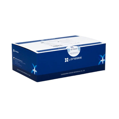 Modrá a bielo-balená Longsee 2019-nCoV Ag rýchlotest-25-kusová škatuľa na bielom pozadí, so štítkami a nálepkou „QC Passed“, ktorá označuje schválenie kvality, s označením CE-certifikované.