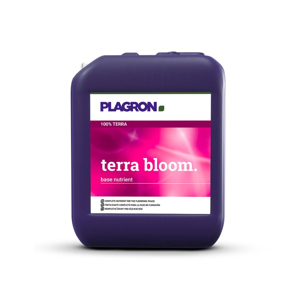 Tmavofialový kontajner „Plagron Terra Bloom“ od Bertels B.V. má ružovú grafiku a je označený ako základná živina pre kvitnutie. Má hornú rukoväť a výlevku na jednoduché liatie, čím zabezpečuje optimálny rast rastlín.