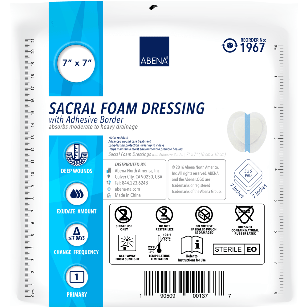 Rolka vriec na odpad Abena Re-Seller GmbH 125 L, 800x1000 mm, 48 my LDPE, modrá (25 vreciek) obsahuje podrobnosti o produkte, návody na použitie a symboly sterility/manipulácie, ktoré sú podobné tým na balení Abena Sacral Foam Dressing.