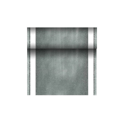 Rolka látkového zeleného stolového bežca z PAPSTAR stolového bežca PV-Tissue Mix „ROYAL Collection“ s čistými bielymi okrajmi je čiastočne rozvinutá pred jednoduchým bielym pozadím. Tento produkt vyrobený spoločnosťou PAPSTAR GmbH má vďaka svojej jedinečnej zmesi z buničiny a viskózového tkaniva mierne zvetraný vzhľad.