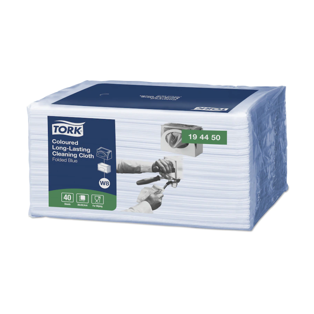 Kartón s 8 baleniami trvácnych farebných čistiacich utierok Tork 194450, pod značkou TORK od Essity Professional Hygiene Germany GmbH, zobrazuje obrázok ruky, ktorá čistí povrch. Každé balenie obsahuje 40 multifunkčných utierok v zloženej modrej farbe, pričom každá utierka má rozmer 32,4 x 38,5 cm.