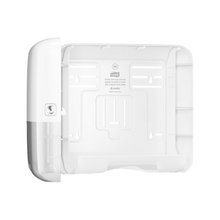 Tork 553100 Mini-dávkovač na skladané uteráky má elegantný dizajn Elevation a zámok na ľavej strane. Otvorená predná doska umožňuje prístup k montážnym drážkam a vo vnútri môžete nájsť pokyny. Tým je ideálny pre kompatibilitu so skladanými uterákmi. Tento produkt vám poskytuje TORK, spoločnosť Essity Professional Hygiene Germany GmbH.