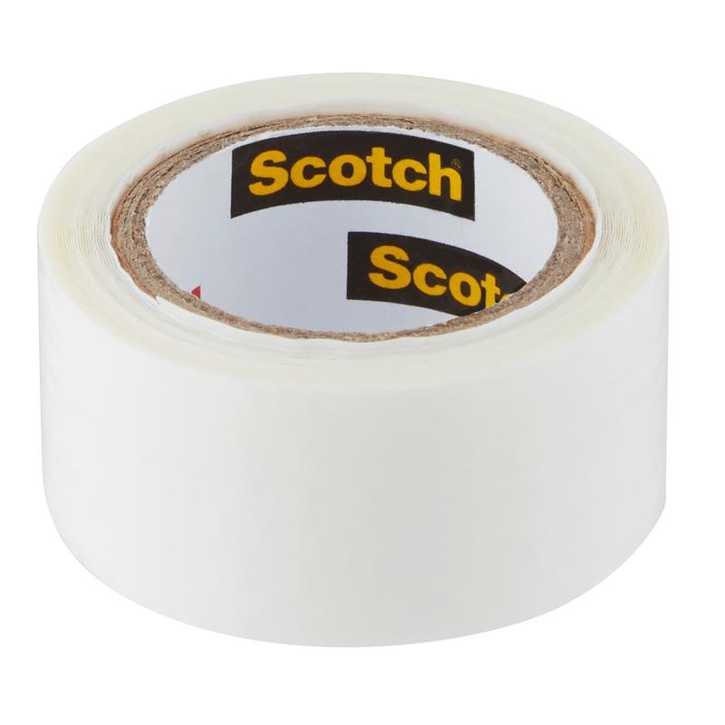 Rolka univerzálnej lepiacej pásky Scotch® Extremium™ (3 m x 19 mm) od 3M Deutschland GmbH s bielym jadrom a brandingom Scotch je zobrazená na bielom pozadí.