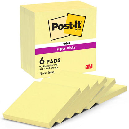 Balenie Post-it® Super Sticky Notes od 3M Deutschland GmbH obsahuje šesť blokov (76 mm x 76 mm, po 90 listov, 100% PEFC).