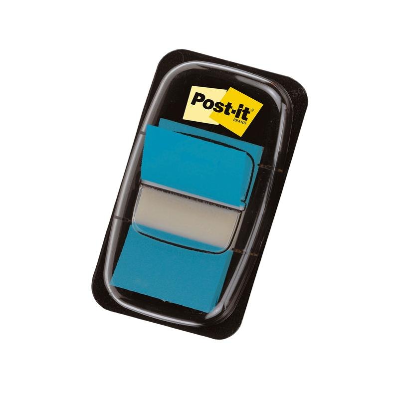 Čierny plastový dávkovač od 3M Deutschland GmbH obsahuje dva stohy modrých Post-it® Index lepiacich štítkov (25,4 mm x 43,2 mm, 50 kusov na dávkovač), na ktorom je žltý a čierny štítok Post-it.